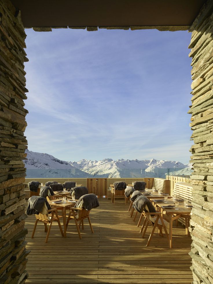 Summit Restaurant & Bar
